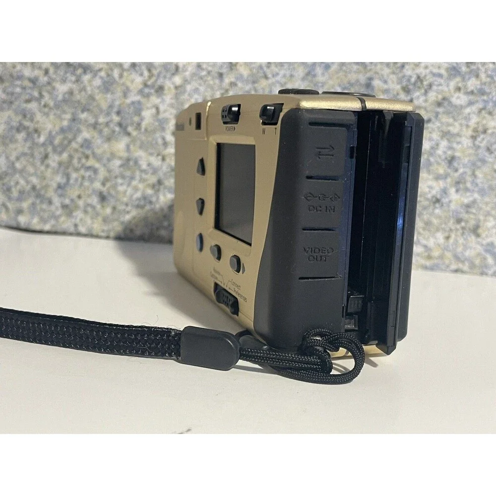Kodak DC215 Zoom Point & Shoot Digital Camera 1.0 MegapixelUntested Need Battery